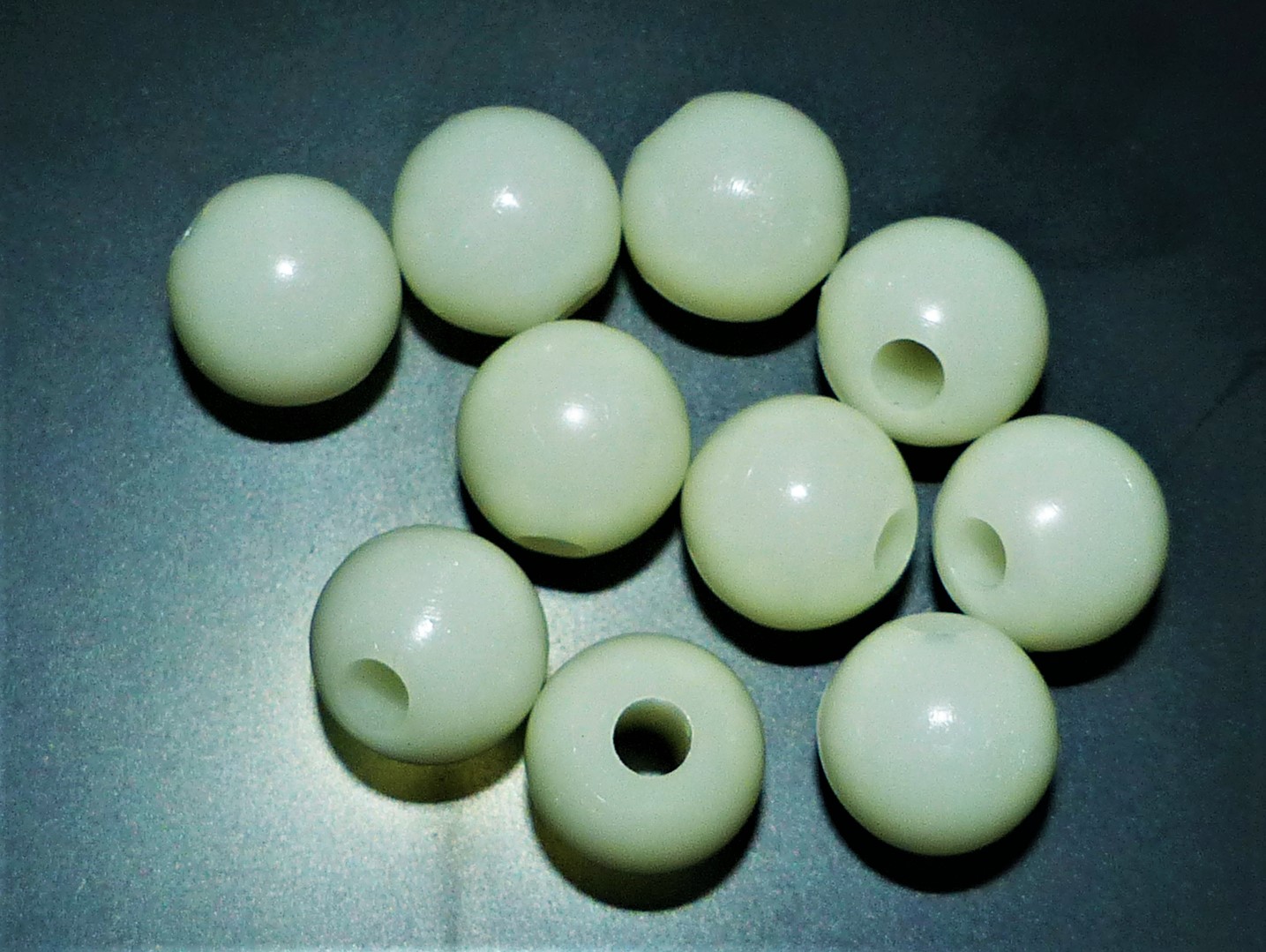 STONFO Hard Beads selbstleuchtende  Perlen  14mmØ   Bohrung 4,5mmØ 